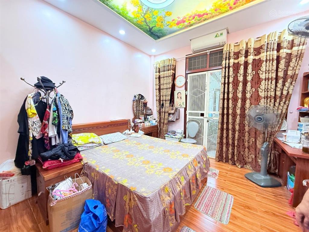 Huỳnh thúc kháng 70m*4t, vỉa hè rộng, ô tô tránh đỗ ngày đêm, 2 mặt thoáng, nhà đẹp đang cho thuê.