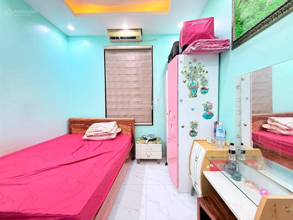 Huỳnh thúc kháng 70m*4t, vỉa hè rộng, ô tô tránh đỗ ngày đêm, 2 mặt thoáng, nhà đẹp đang cho thuê.