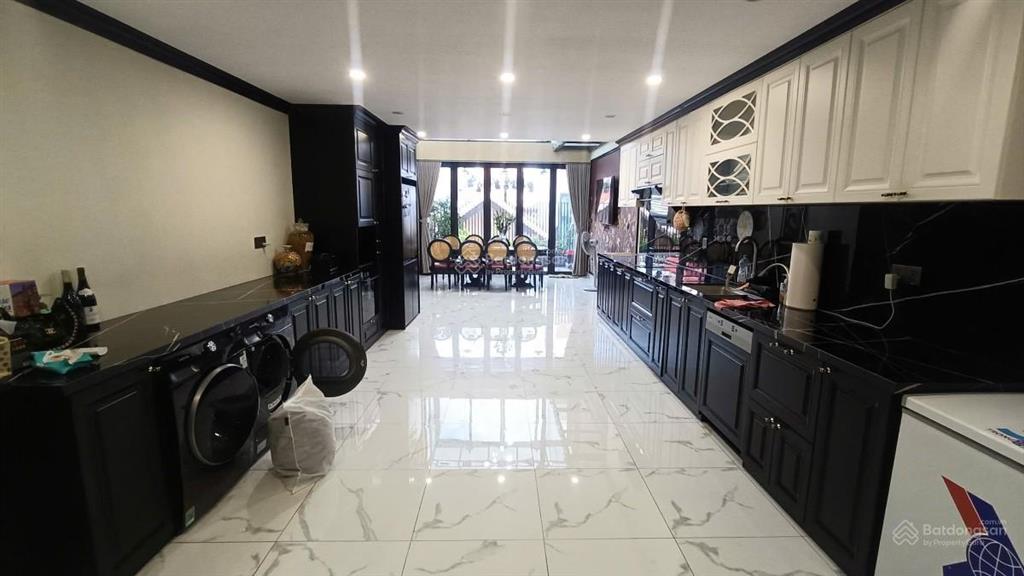 Lô góc nguyễn chí thanh. phân lô bàn cờ, 2 ô tô tránh, vỉa hè 2m, nhà full nt, ở/kinh doanh,62m2*6t