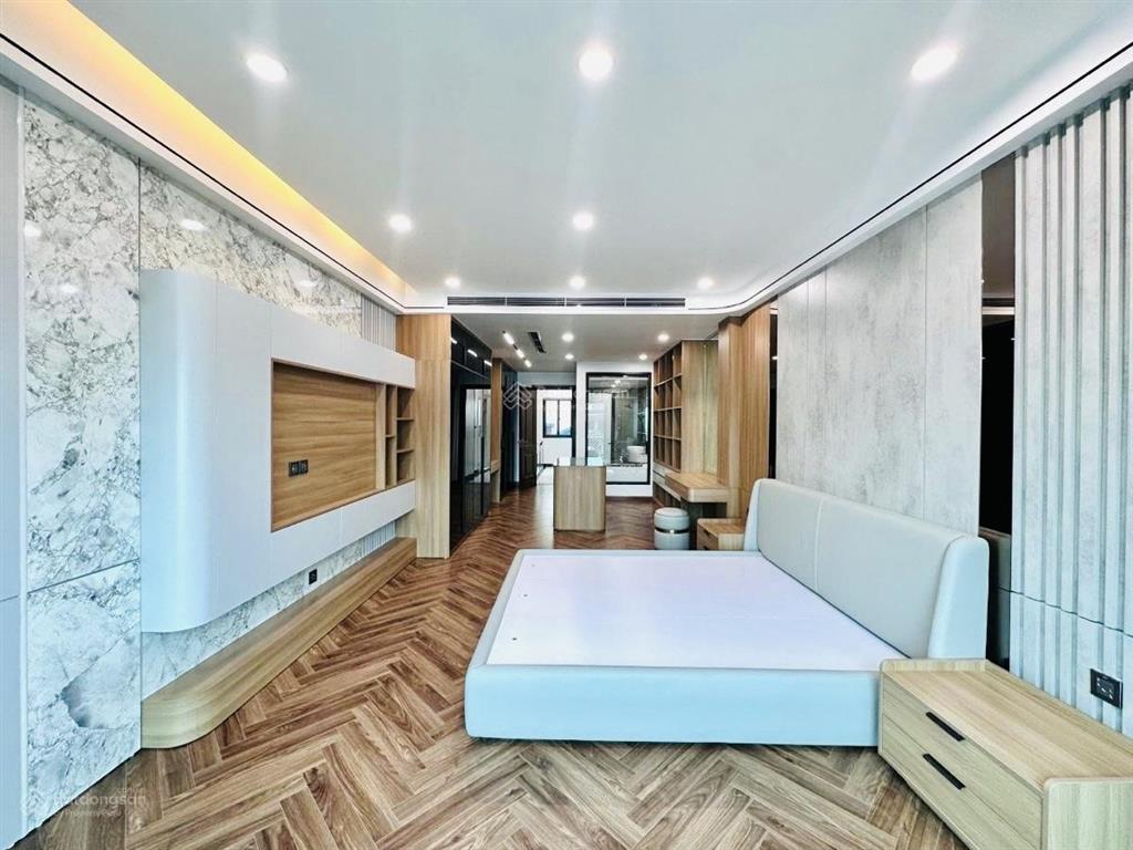 Nguyễn chí thanh nhà lô góc, ngõ phân lô, ô tô tránh, vỉa hè, tiện kinh doanh, 65m*6t, thang máy