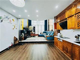 Phân lô hoàng cầu. ngõ thông, 2 ô tô tránh, vỉa hè kd. 50m ra mặt phố. nhà mới, thoáng, gara, 70m2