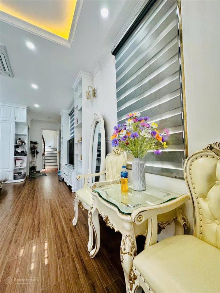Phân lô nguyễn chí thanh. ngõ thông bàn cờ, dừng đỗ ngày đêm, vỉa hè, 50m ra phố, full nt, 63m2*7t