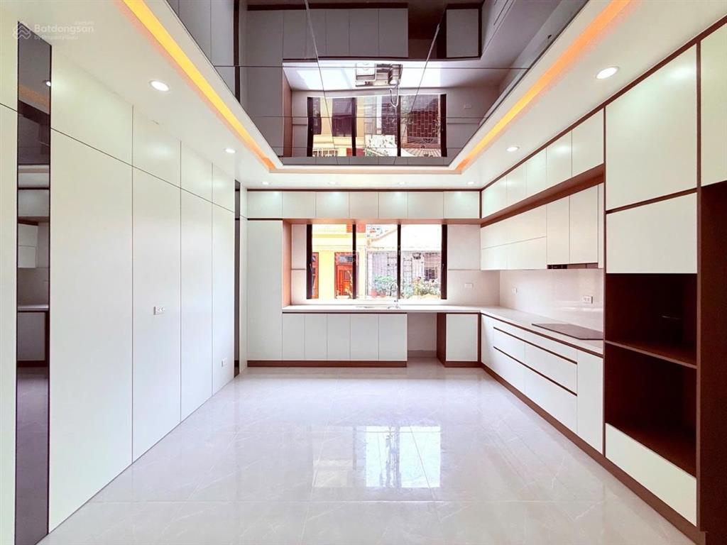 Phân lô trần quang diệu. mặt ngõ to như phố, 45 chỗ đỗ cửa, vỉa hè rộng, nhà đẹp, thang máy, 63m*7t