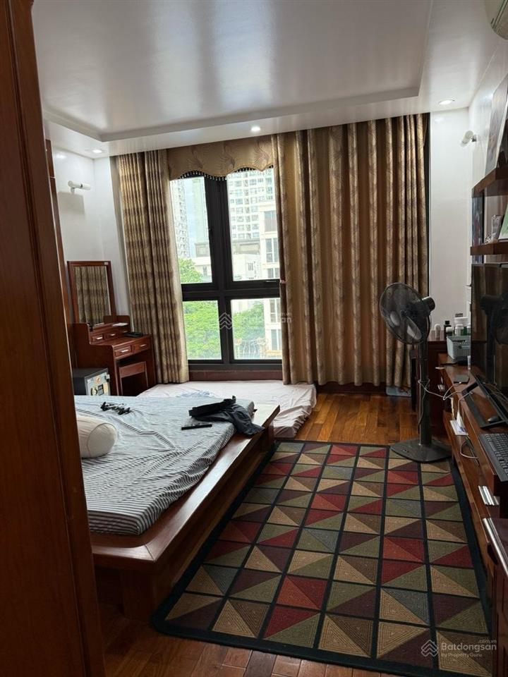 Phân lô hoàng cầu. ngõ 6m thông tứ tung, vỉa hè 2m, kd đa dạng, xây tâm huyết, gara 7 chỗ, 58m2*7t