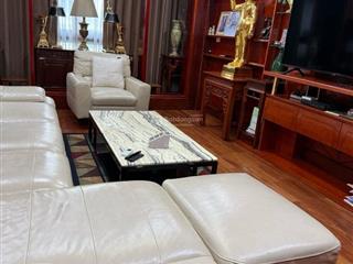 Phân lô hoàng cầu. ngõ 6m thông tứ tung, vỉa hè 2m, kd đa dạng, xây tâm huyết, gara 7 chỗ, 58m2*7t