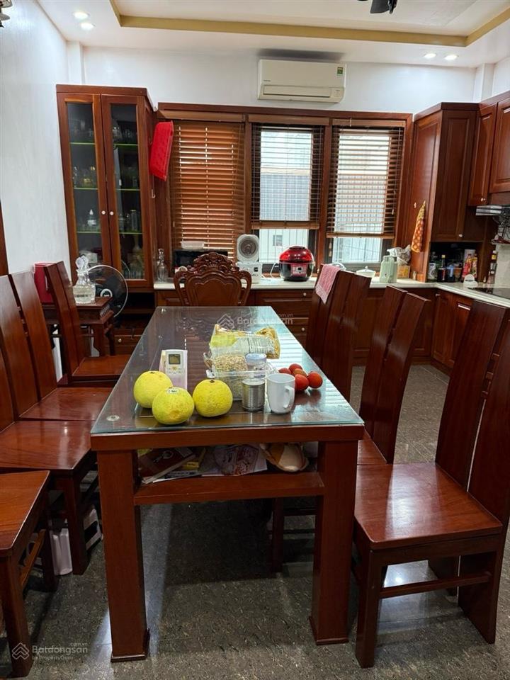 Phân lô hoàng cầu. ngõ 6m thông tứ tung, vỉa hè 2m, kd đa dạng, xây tâm huyết, gara 7 chỗ, 58m2*7t