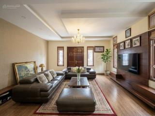 Bán nhà hoàng cầu. ngõ phân lô ô tô tránh, 20m ra phố, nhà dân xây, kcbt, gara 7 chỗ, full nt, 66m2