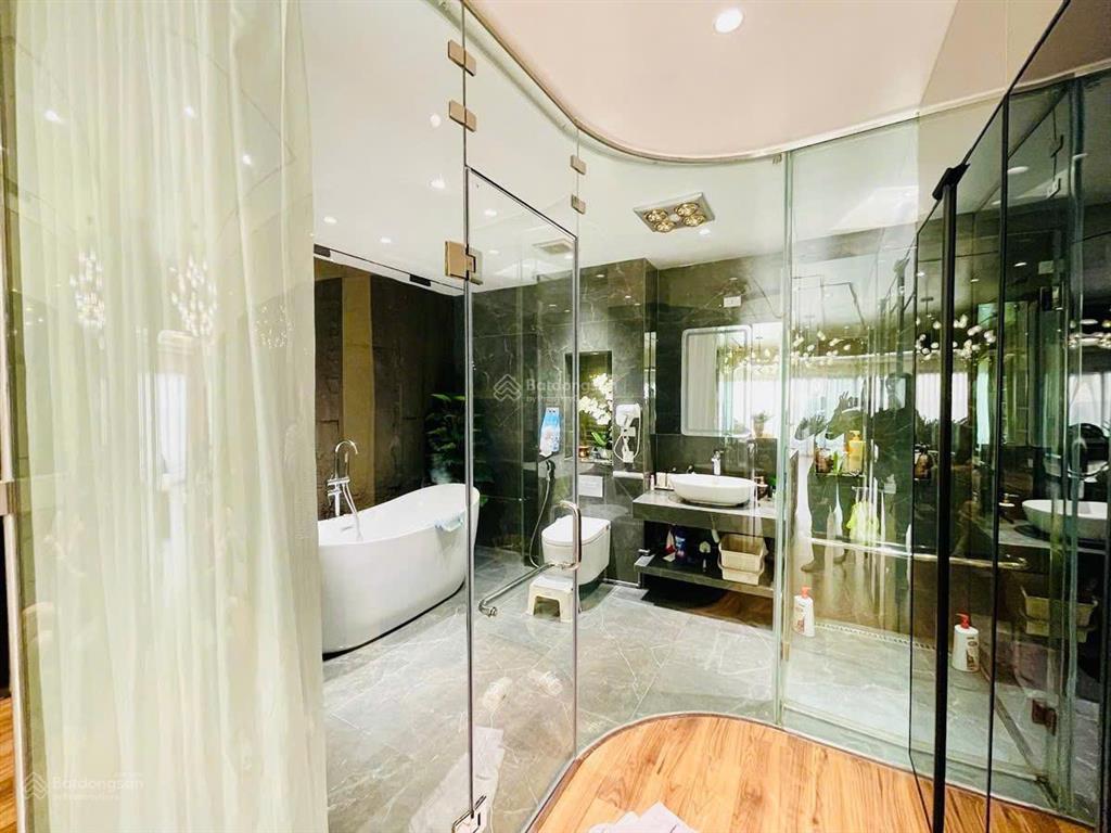 Mặt phố võ văn dũng. 45 chỗ tránh nhau, vỉa hè 4m, thông các ngả, nhà đẹp, thang máy, kdoanh, 57m2