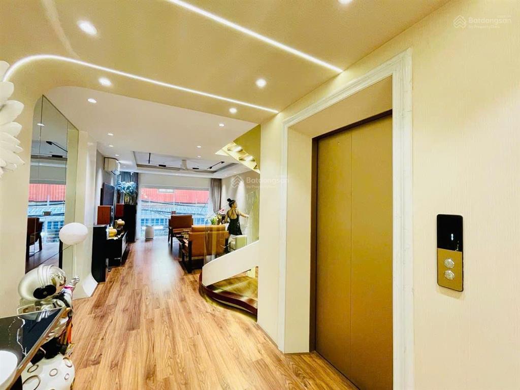 Mặt phố võ văn dũng. 45 chỗ tránh nhau, vỉa hè 4m, thông các ngả, nhà đẹp, thang máy, kdoanh, 57m2