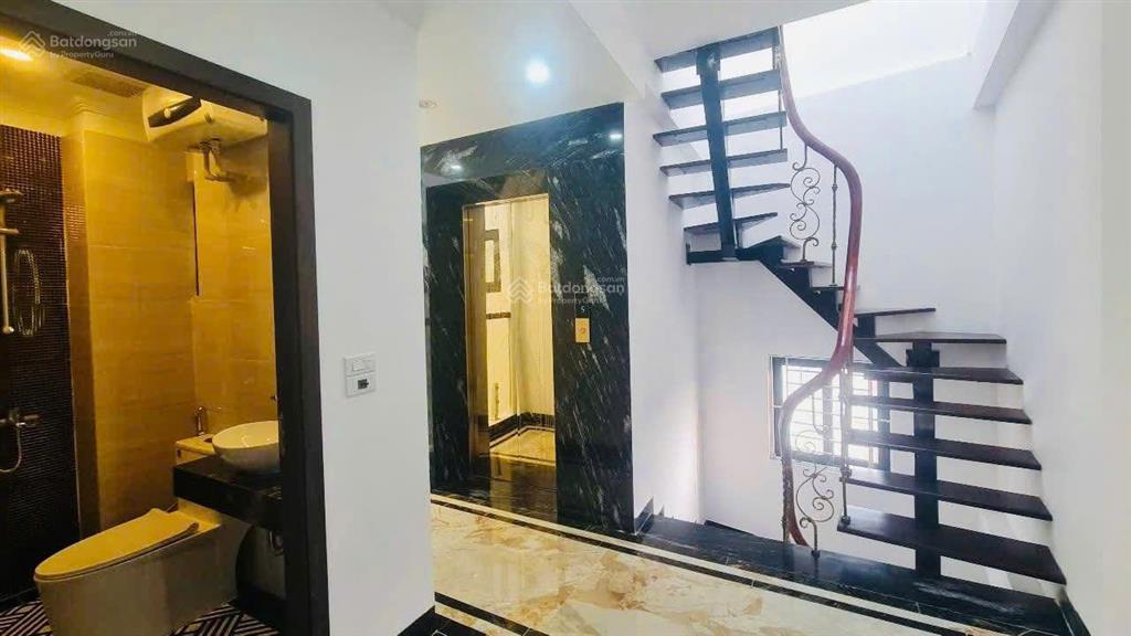 Láng hạ 59m², phân lô ô tô đỗ cửa, gara riêng, 6 tầng thang máy, 2 thoáng, full nt, ở/kinh doanh vp