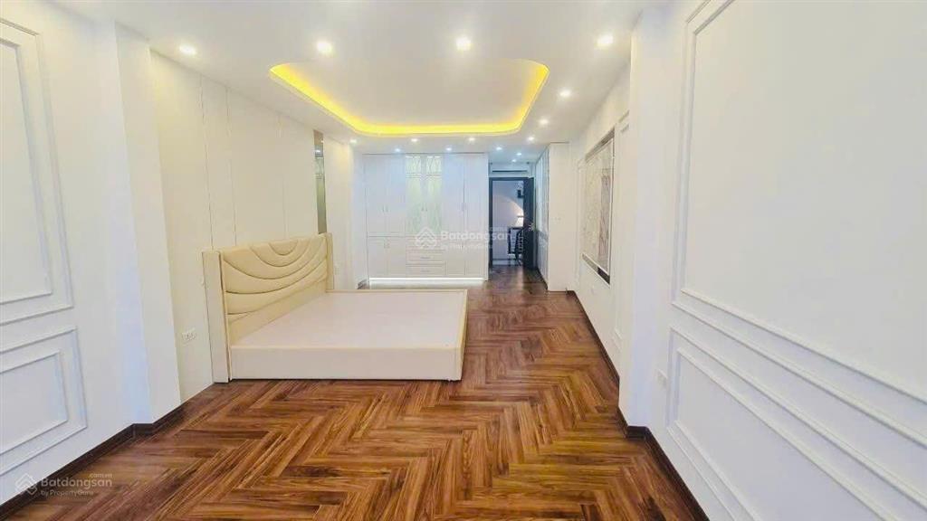 Láng hạ 59m², phân lô ô tô đỗ cửa, gara riêng, 6 tầng thang máy, 2 thoáng, full nt, ở/kinh doanh vp