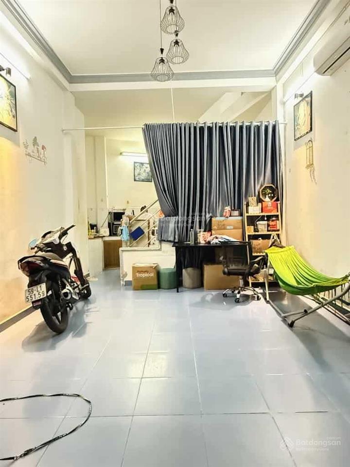 Bán nhà hoàng hoa thám  6.8 tỷ tl, dt 32.8m2, ngay chợ cây quéo, kế phú nhuận.