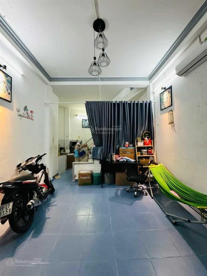 Bán nhà hoàng hoa thám  6.8 tỷ tl, dt 32.8m2, ngay chợ cây quéo, kế phú nhuận.