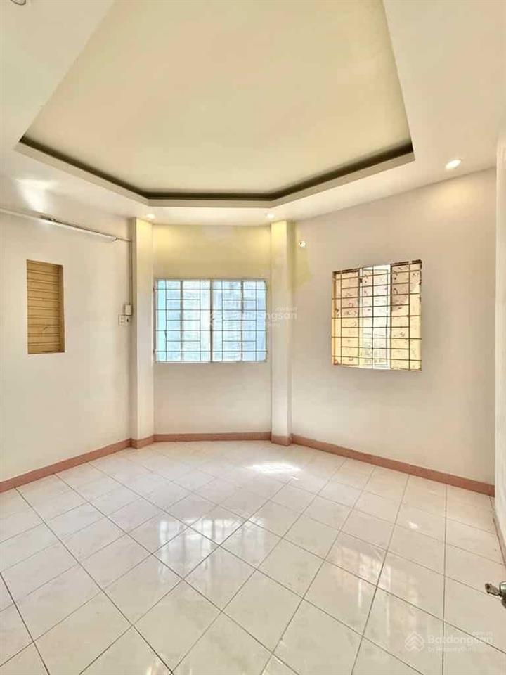 Nhà lô góc phan đình phùng  6.45 tỷ, dt 42m2, nhà c4, 2 tầng, shr hoàn công đủ.