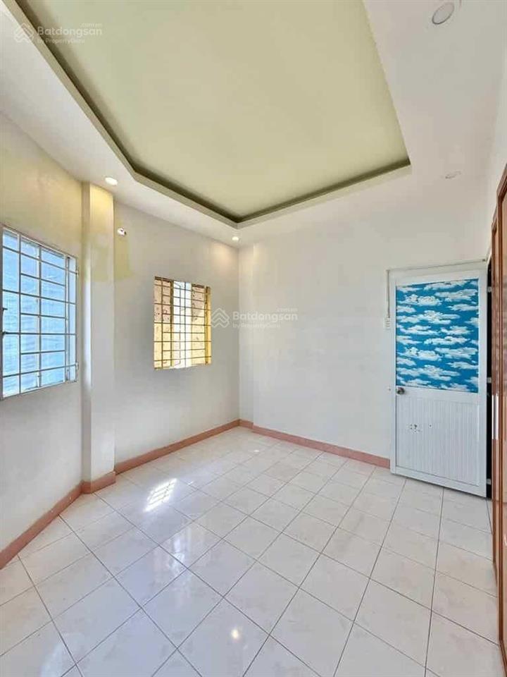 Nhà lô góc phan đình phùng  6.45 tỷ, dt 42m2, nhà c4, 2 tầng, shr hoàn công đủ.