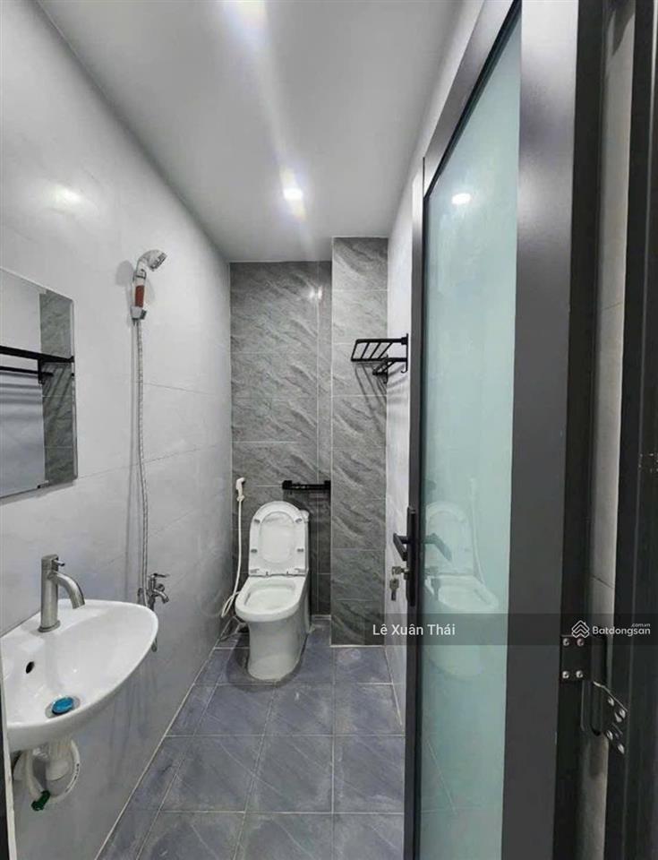 Giảm 400tr, bán gấp nhà lô góc 2 mặt tiền thái phiên q11, hxh, 4 tầng, 4.1x10m. giá 6.6 tỷ