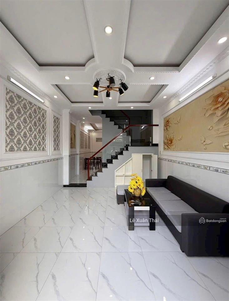 Giảm sâu! nhà lạc long quân q11 56m2, 4 tầng, ô tô vào nhà. nhỉnh 7 tỷ, đang cho thuê 20tr/tháng