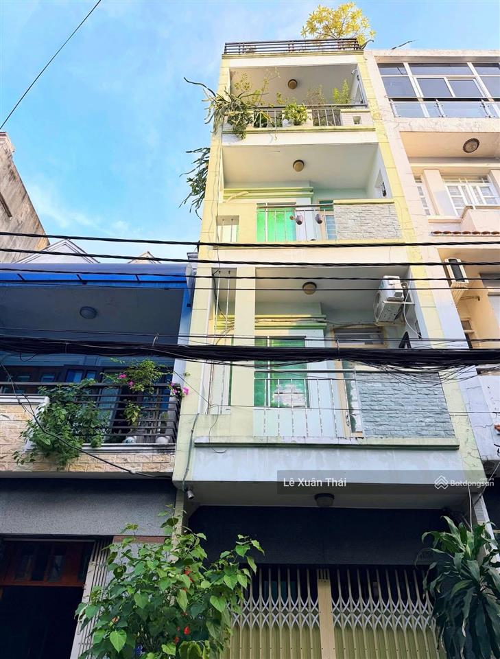 Giảm sâu! nhà lạc long quân q11 56m2, 4 tầng, ô tô vào nhà. nhỉnh 7 tỷ, đang cho thuê 20tr/tháng