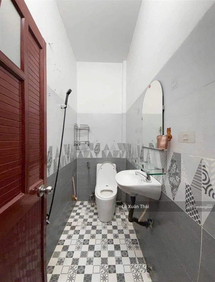 Giảm sâu! nhà lạc long quân q11 56m2, 4 tầng, ô tô vào nhà. nhỉnh 7 tỷ, đang cho thuê 20tr/tháng