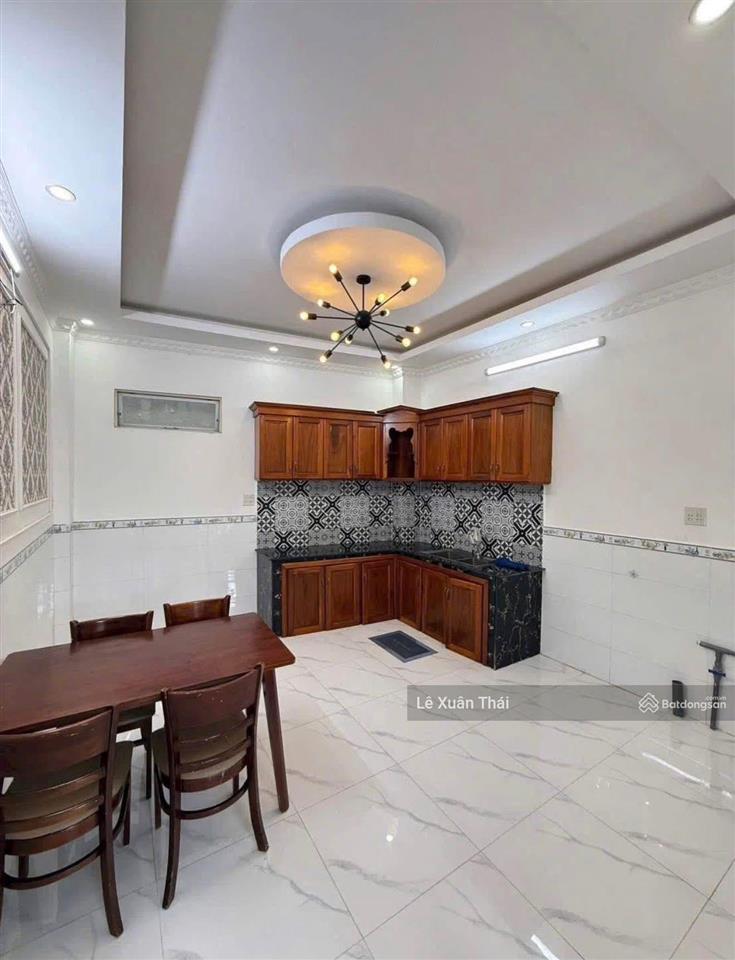 Giảm sâu! nhà lạc long quân q11 56m2, 4 tầng, ô tô vào nhà. nhỉnh 7 tỷ, đang cho thuê 20tr/tháng