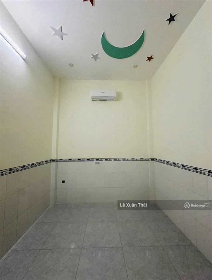 Nhà 4 tầng âu cơ, 40m2, ngang 4m. ô tô vào nhà. chỉ 6.98 tỷ, rẻ nhất khu vực p.9, tân bình.
