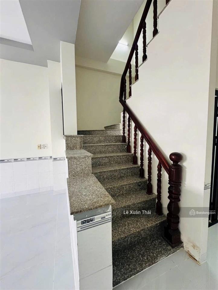 Nhà 4 tầng âu cơ, 40m2, ngang 4m. ô tô vào nhà. chỉ 6.98 tỷ, rẻ nhất khu vực p.9, tân bình.