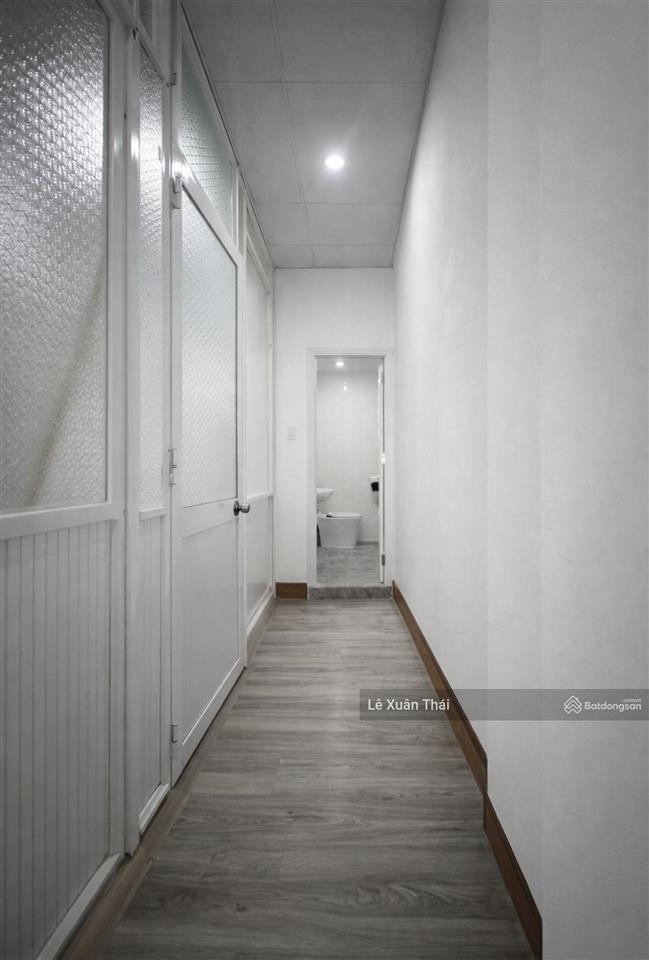 1 căn ra mt lãnh binh thăng 48m2 ngang 4m, 2 tầng, xe hơi đổ cửa. chỉ 6.6 tỷ