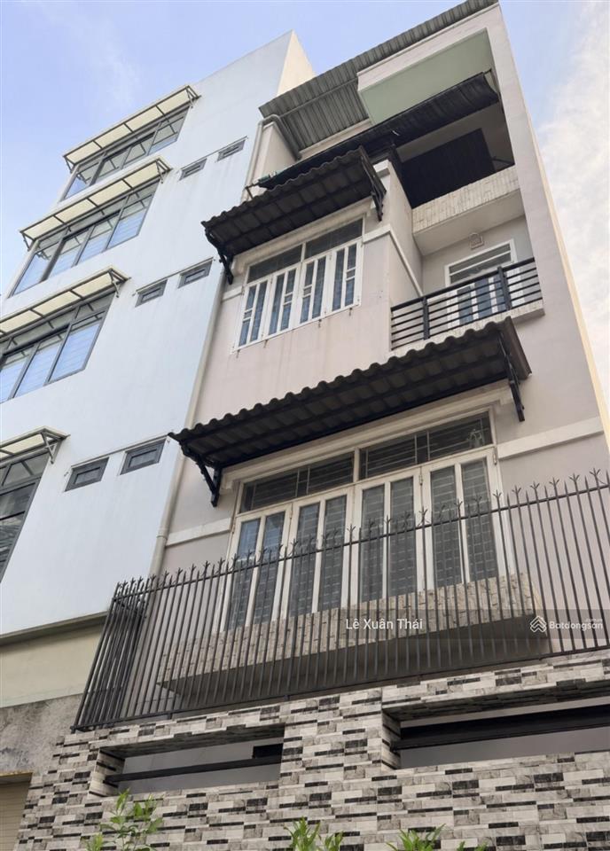Con đi lấy chồng cô chú chuyển về căn hộ hà đô bán lại nhà hxh quận 11 4.2x17m, 11.8 tỷ