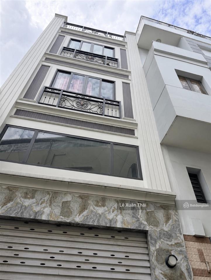 Chú tài bán bớt chia tài sản, nhà 4t âu cơ, tân bình, hẻm thẳng tắp 56m2. 8.3 tỷ