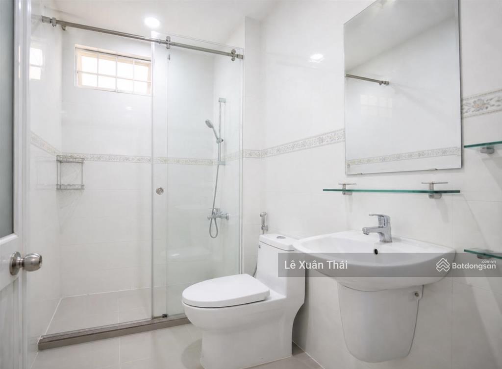 Giúp con khởi nghiệp, chủ bán bớt nhà 4t 76m2 mt 4.2m  lạc long quân p5 q11. chỉ 11.95 tỷ