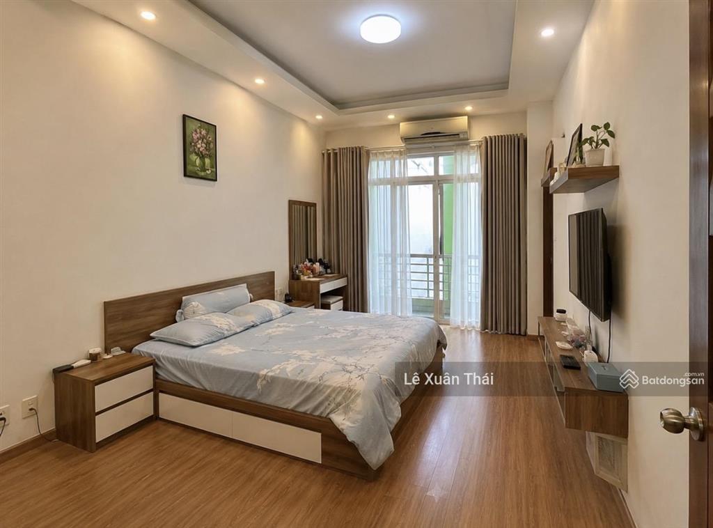 Lý tưởng cho gia đình 4 thành viên, nhà đẹp hẻm thẳng tắp 3t 42m² lãnh binh thăng q11  7.8 tỷ