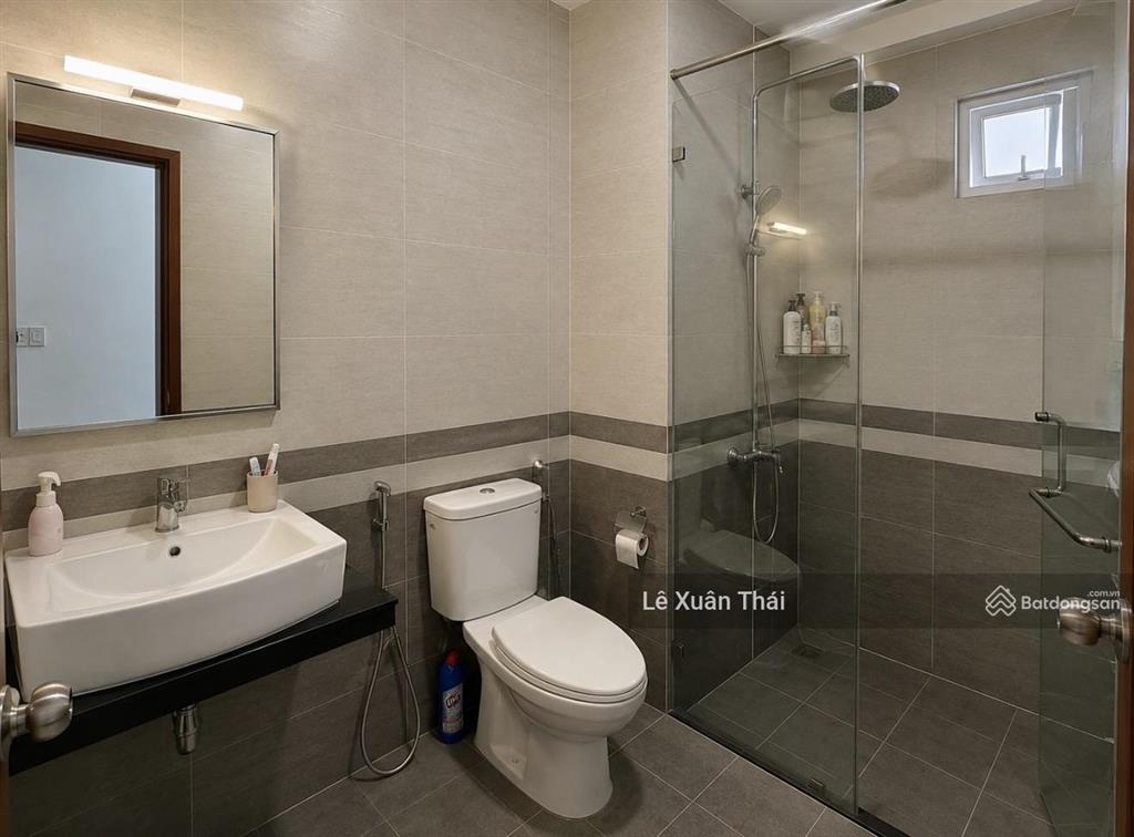 Lý tưởng cho gia đình 4 thành viên, nhà đẹp hẻm thẳng tắp 3t 42m² lãnh binh thăng q11  7.8 tỷ