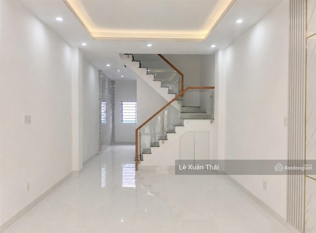 Sát mt hàn hải nguyên q11, 7 chỗ vào nhà, 5 tầng 41m², 8,15 tỷ, kd tốt, bàn giao ngay