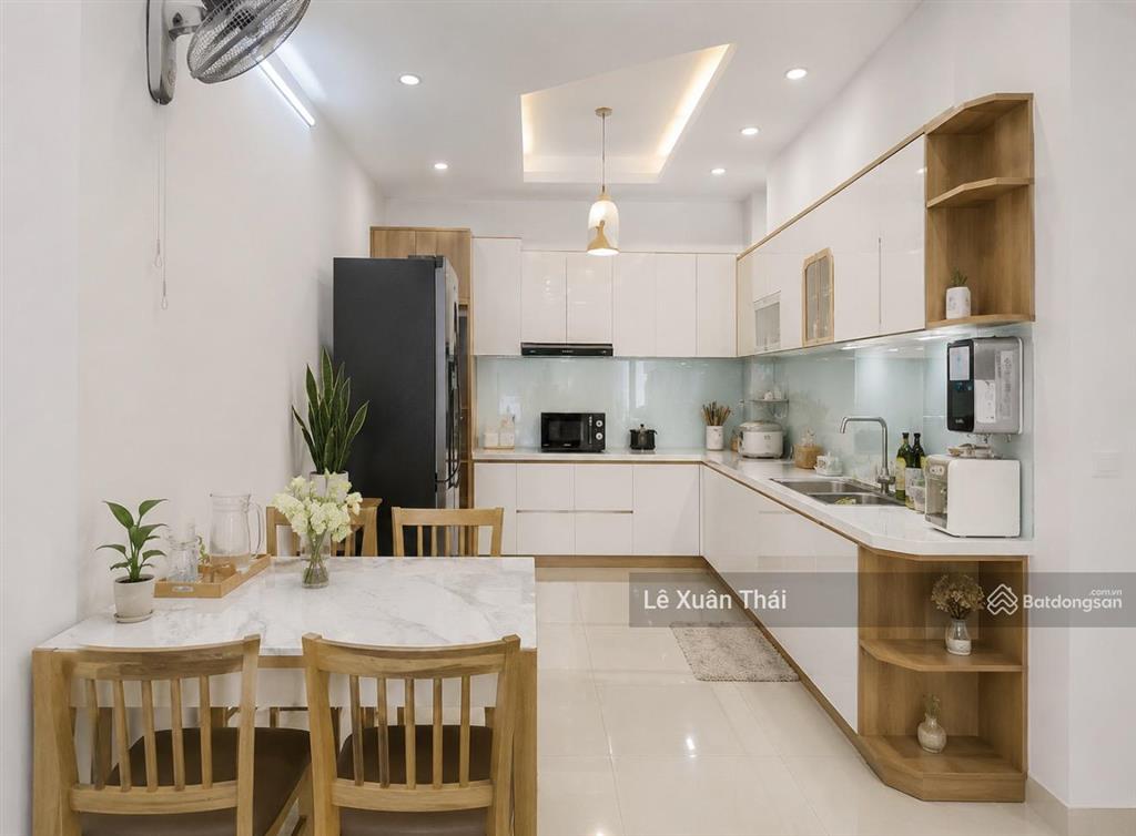 Định cư nước ngoài, chủ bán lại nhà đẹp 5 tầng âu cơ q11, hẻm thẳng  63m2. chỉ 11.45t