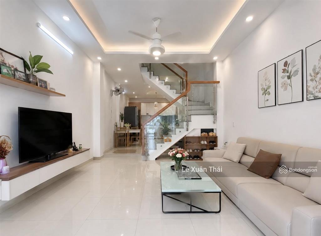Định cư nước ngoài, chủ bán lại nhà đẹp 5 tầng âu cơ q11, hẻm thẳng  63m2. chỉ 11.45t