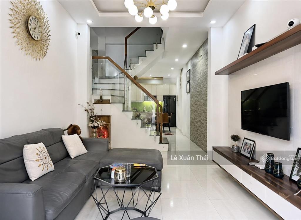 Chính chủ cần bán nhà nhật tảo q10 4 tầng 35m2 hẻm thông thẳng tắp  chỉ 7 tỷ.