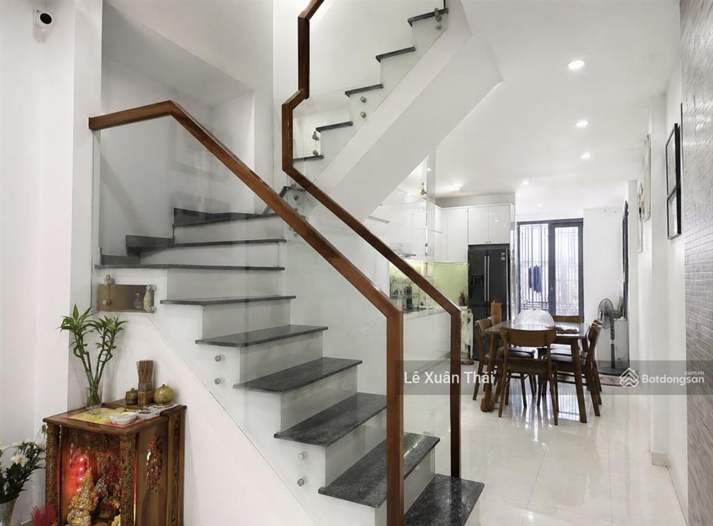 Chính chủ cần bán nhà nhật tảo q10 4 tầng 35m2 hẻm thông thẳng tắp  chỉ 7 tỷ.