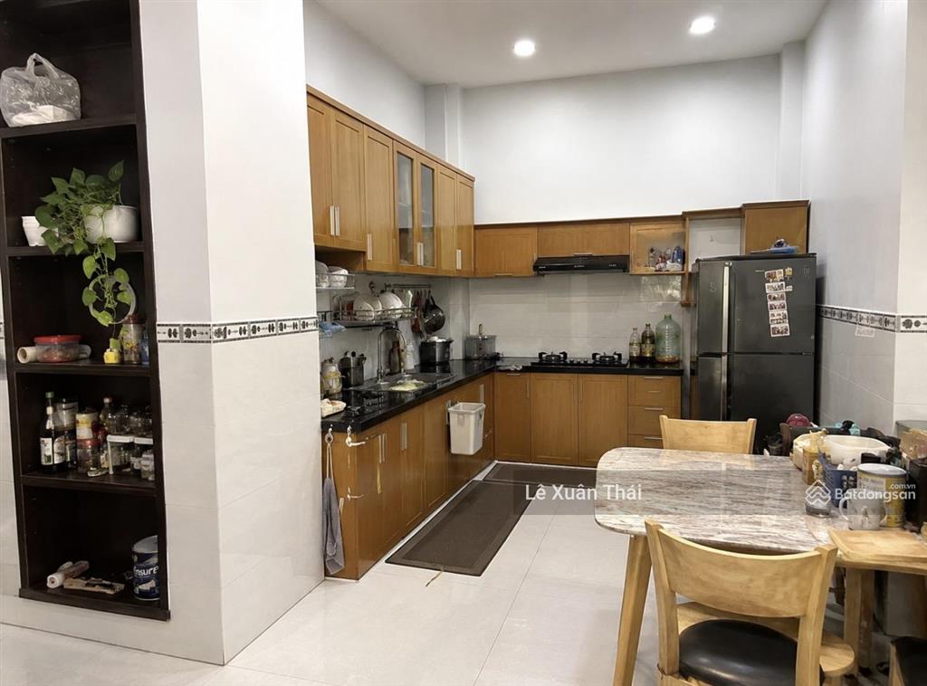 Cần bán nhà xóm đất q11 hẻm 6m ô tô vào nhà 42m² 4 tầng 7,8 tỷ. gần công viên