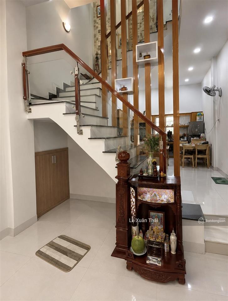 Cần bán nhà xóm đất q11 hẻm 6m ô tô vào nhà 42m² 4 tầng 7,8 tỷ. gần công viên
