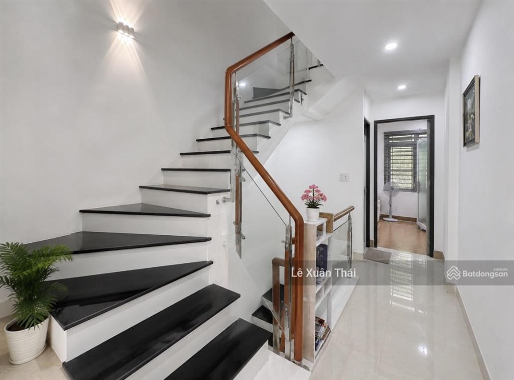 Chuyển công tác tìm nhà mới, kỹ sư trẻ cần bán lại nhà 5t 44m²  7.9t, sát mt minh phụng q11