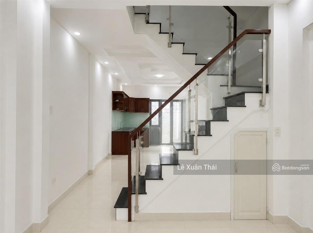 Chủ về nhà mới cần bán lại nhà tôn thất hiệp q11 4 tầng 45m²  8,2 tỷ. nhà trống ở liền