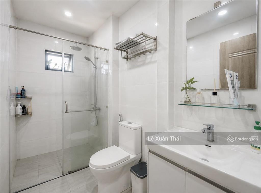 Cần bán nhà 3 tầng 48m², trung tâm 3/2 q10. chỉ 8.3t  đối diện nhà hát hòa bình