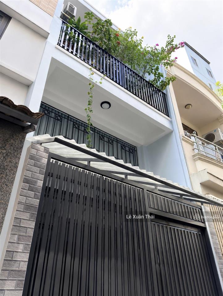 Cần bán nhà 3 tầng 48m², trung tâm 3/2 q10. chỉ 8.3t  đối diện nhà hát hòa bình