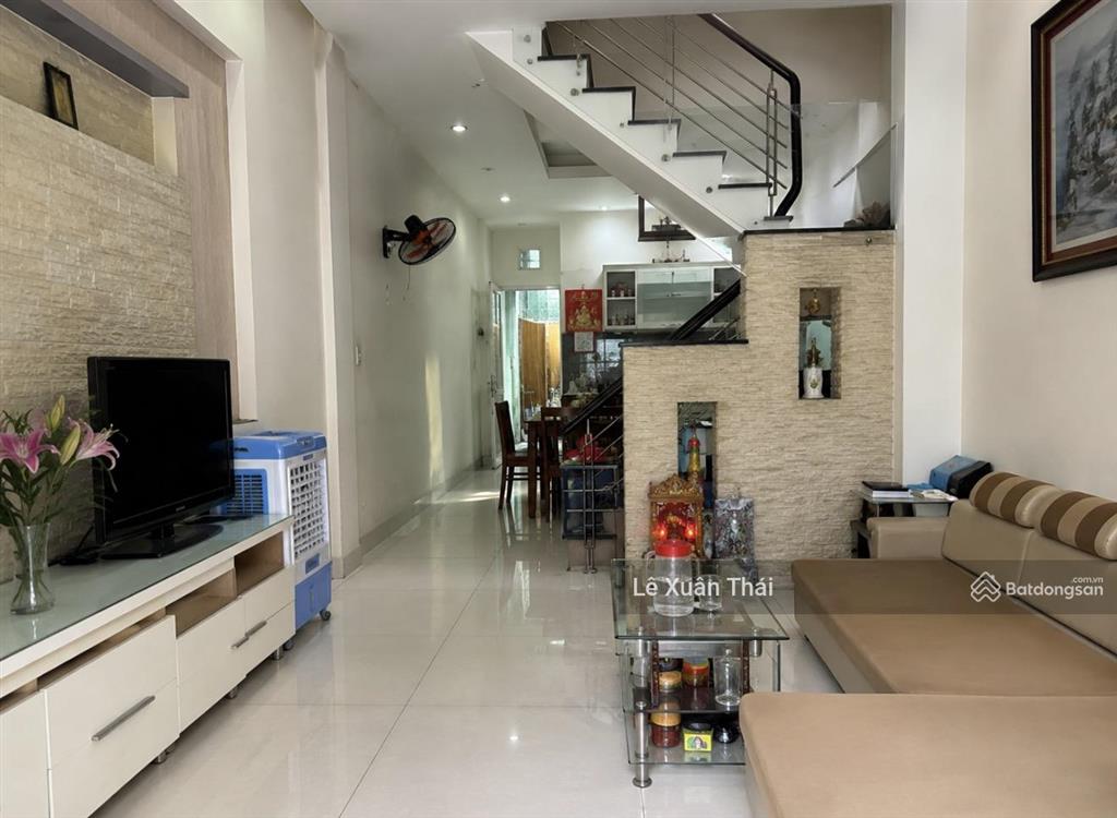 Cần bán nhà cao thắng q10 cạnh hà đô centrosa  52m2 hẻm thẳng ô tô thông. chỉ 9.3 tỷ.