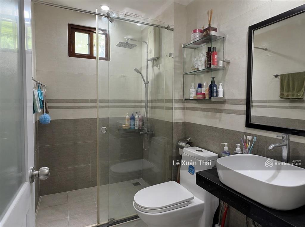 Cần bán nhà cao thắng q10 cạnh hà đô centrosa  52m2 hẻm thẳng ô tô thông. chỉ 9.3 tỷ.
