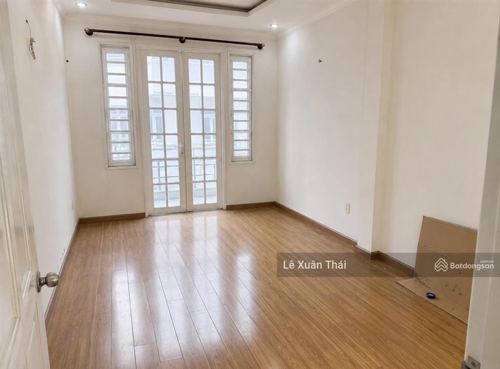 Cần bán nhà sư vạn hạnh gần vạn hạnh mall q10, 4 tầng 46m². giá 8,75 tỷ, ở liền không sửa