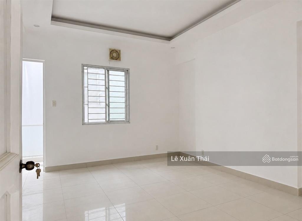 Cần bán nhà hẻm 3 tháng 2 q10  2 ô tô tránh nhau 4 tầng 48m2. chỉ 8.8 tỷ. gần hà đo