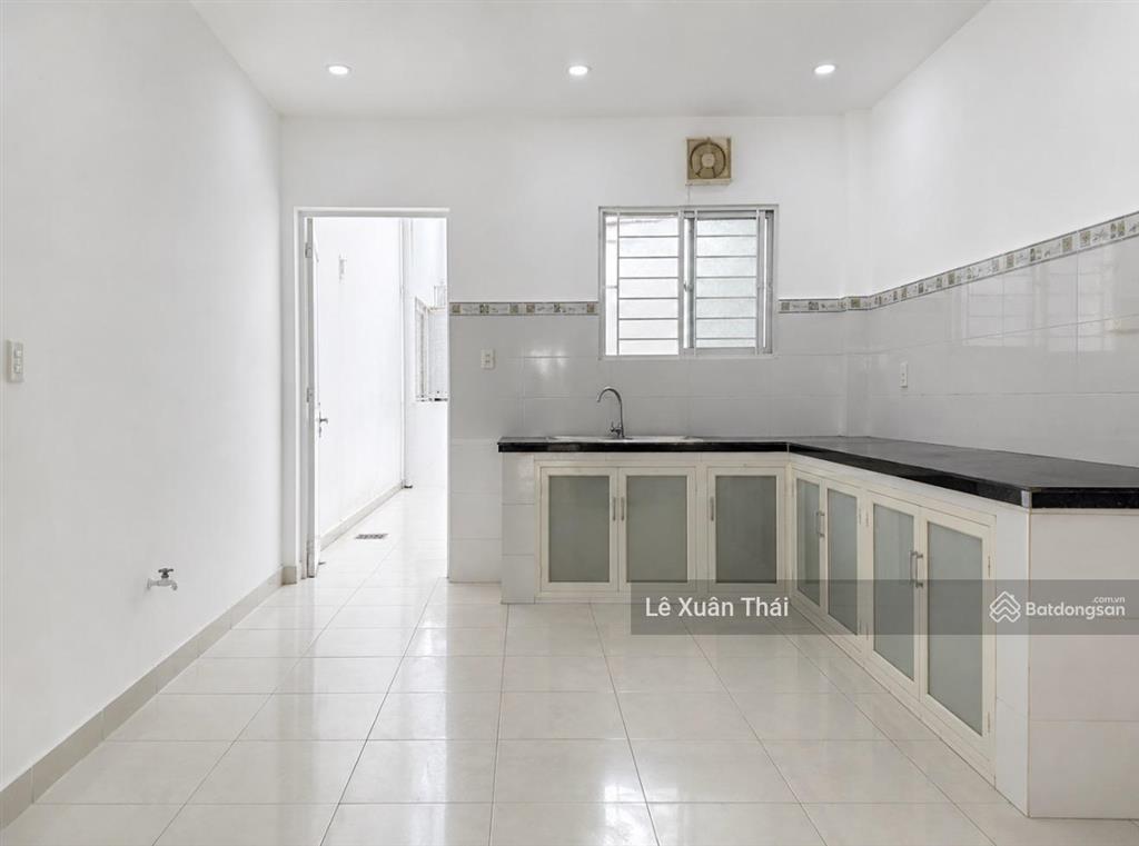 Cần bán nhà hẻm 3 tháng 2 q10  2 ô tô tránh nhau 4 tầng 48m2. chỉ 8.8 tỷ. gần hà đo
