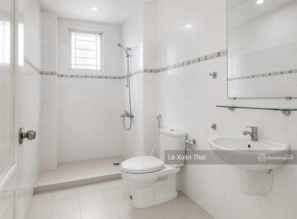 Cần bán nhà hẻm 3 tháng 2 q10  2 ô tô tránh nhau 4 tầng 48m2. chỉ 8.8 tỷ. gần hà đo