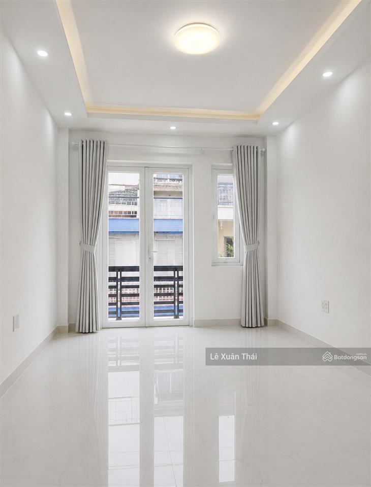 Cần bán căn nhà bà hạt q10 gần trường quốc tế việt úc 5t 32m². giá 6,8 tỷ. nhà trống giao nhanh